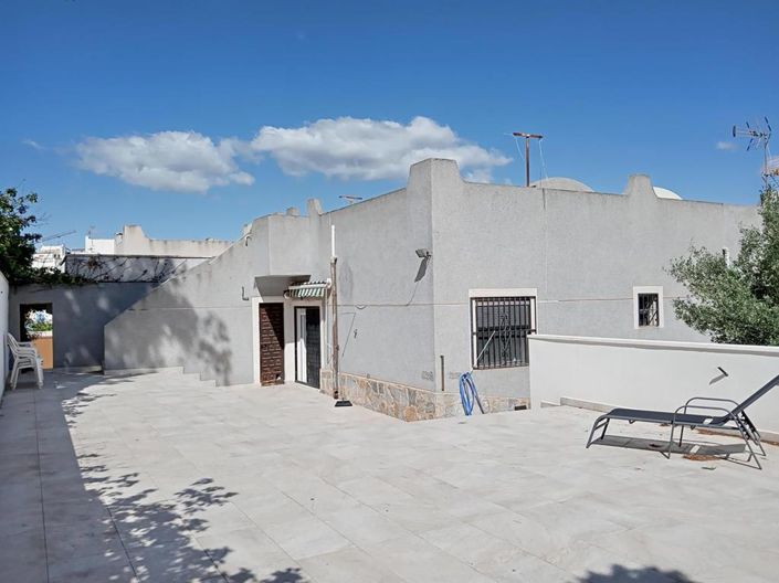 Image No.20-2 Bed House for sale