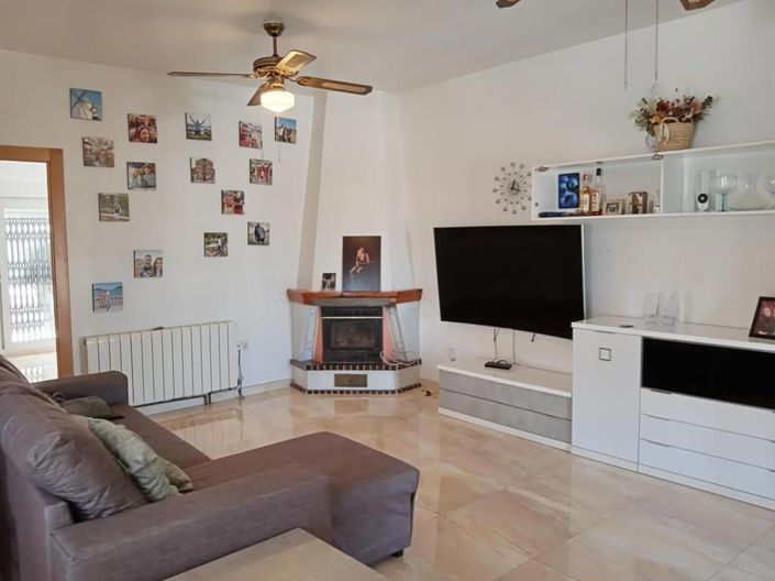 Image No.4-2 Bed House for sale