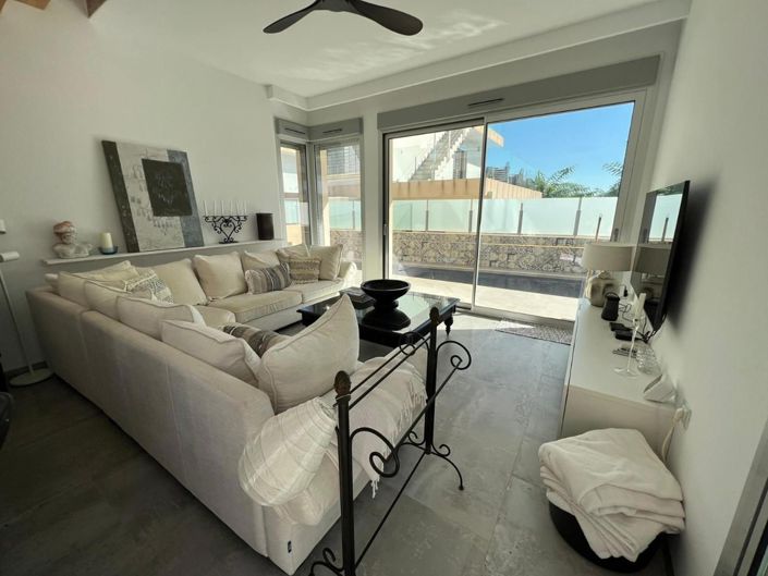 Image No.10-3 Bed Villa for sale