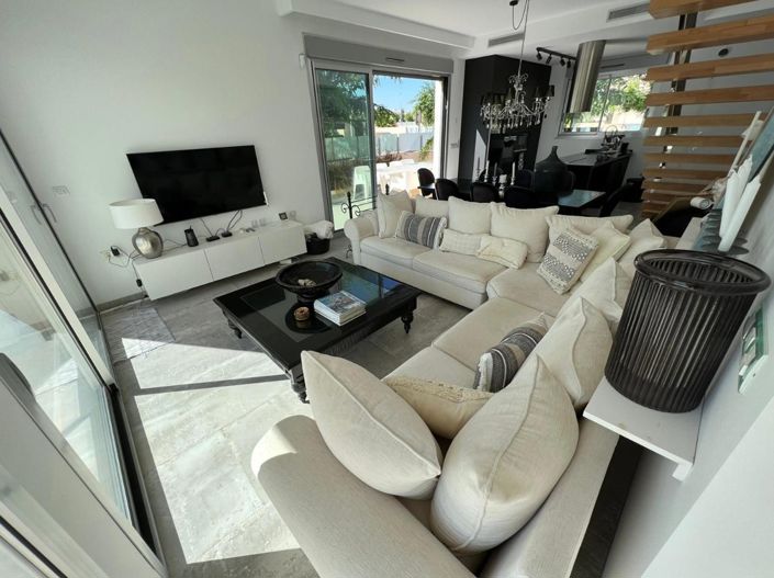 Image No.9-3 Bed Villa for sale