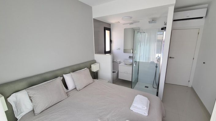 Image No.9-2 Bed Bungalow for sale