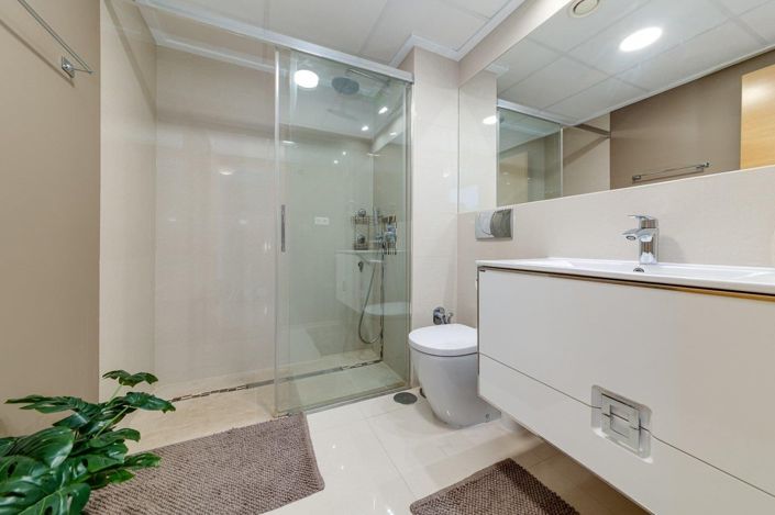 Image No.19-3 Bed House for sale