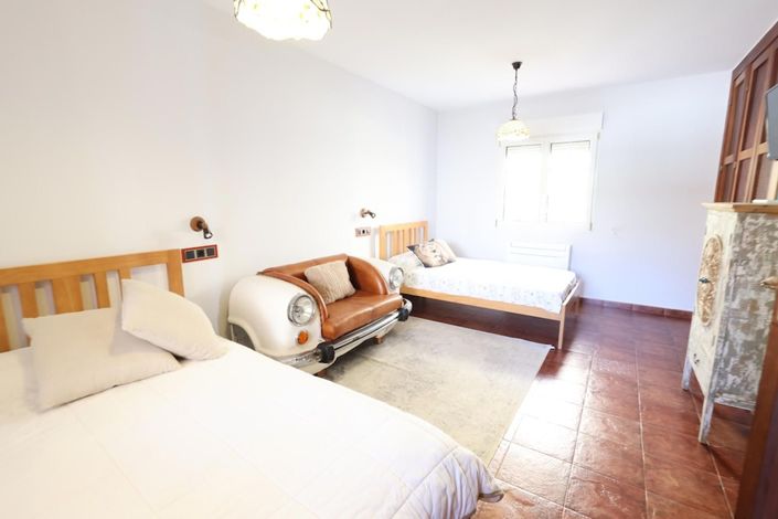 Image No.24-4 Bed Villa for sale