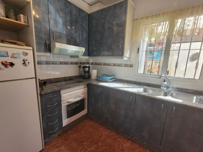 Image No.10-3 Bed House for sale