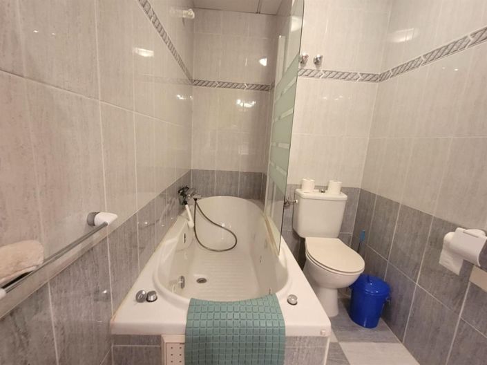 Image No.31-3 Bed House for sale