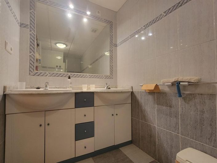 Image No.32-3 Bed House for sale