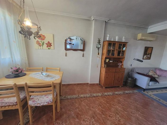 Image No.6-3 Bed House for sale