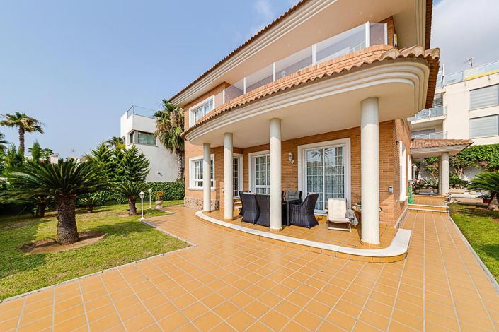 Image No.3-5 Bed Villa for sale