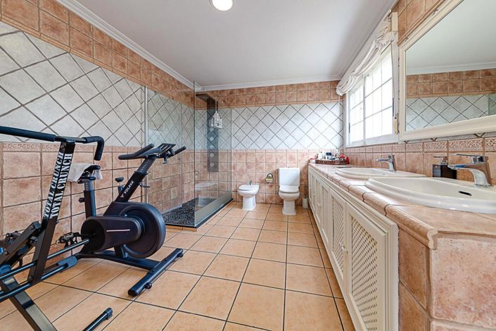 Image No.31-5 Bed Villa for sale