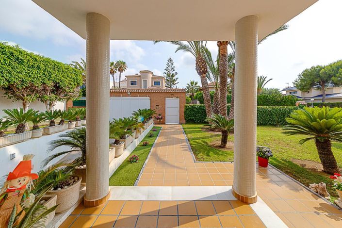 Image No.7-5 Bed Villa for sale