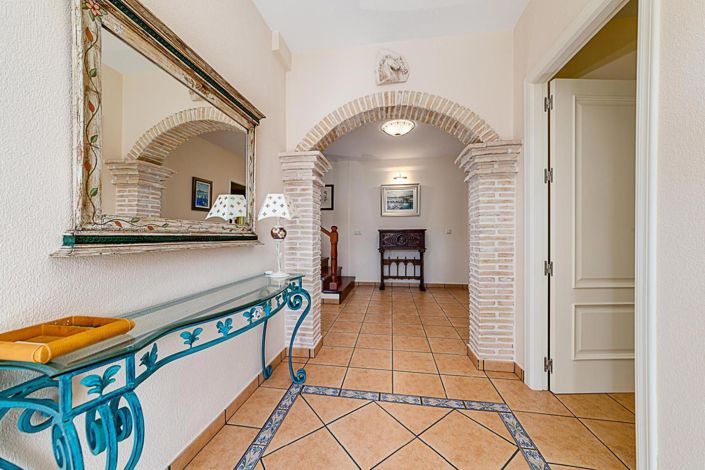 Image No.9-5 Bed Villa for sale