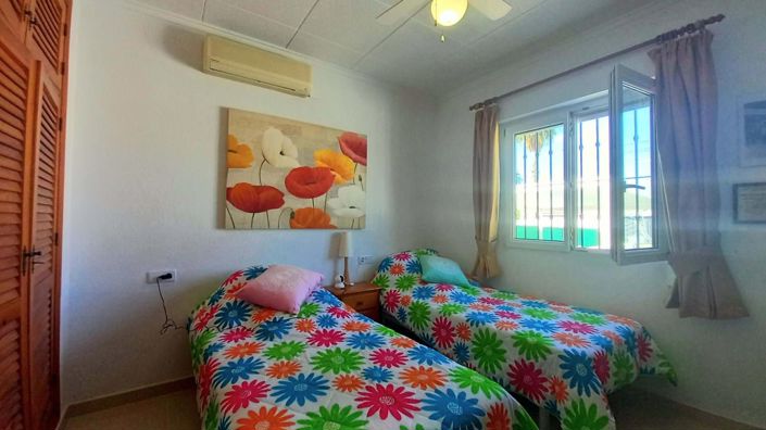 Image No.15-3 Bed House for sale