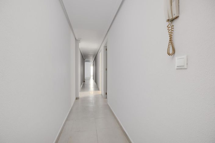 Image No.10-3 Bed Apartment for sale