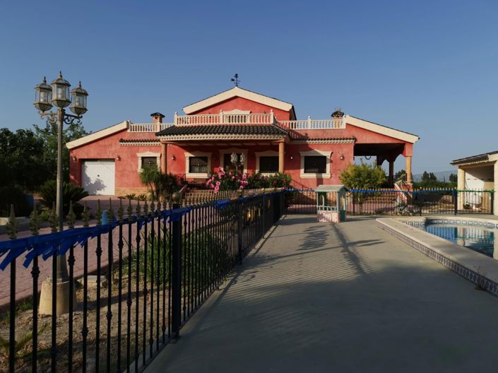 Image No.1-4 Bed Villa for sale