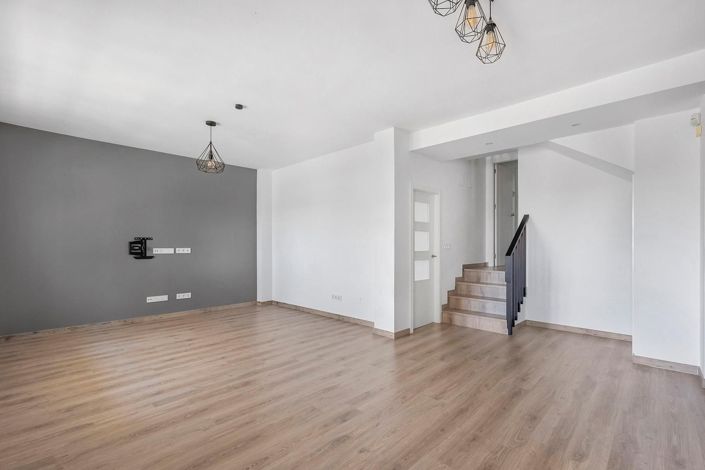 Image No.10-4 Bed Villa for sale