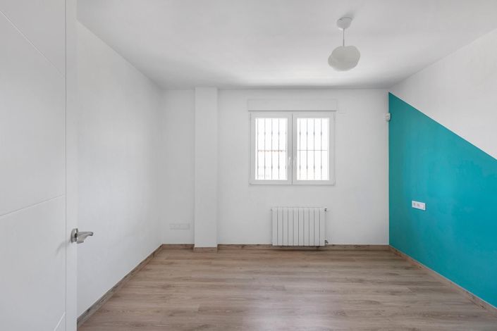 Image No.18-4 Bed Villa for sale