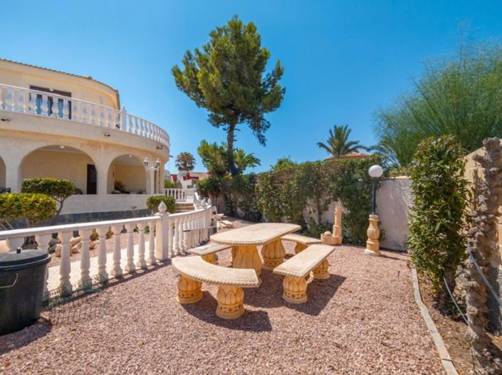 Image No.37-4 Bed Villa for sale