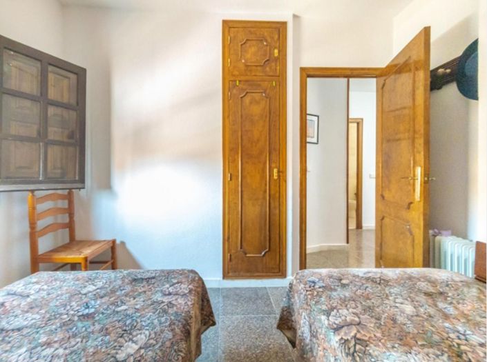 Image No.23-3 Bed House for sale