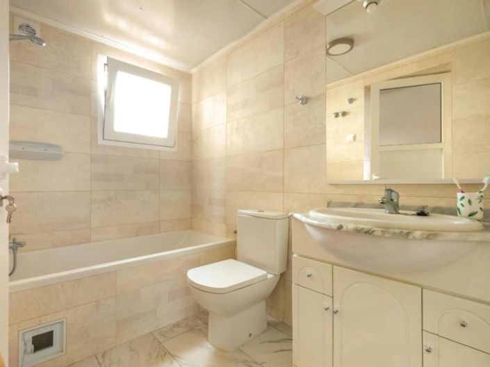 Image No.25-3 Bed House for sale