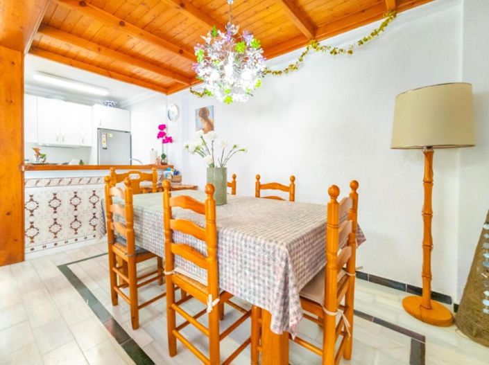 Image No.7-3 Bed House for sale