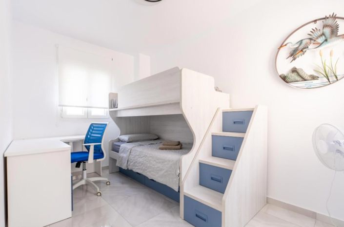 Image No.28-4 Bed House for sale