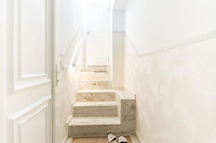 Image No.30-4 Bed House for sale