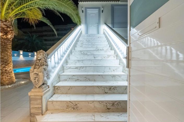 Image No.42-4 Bed House for sale