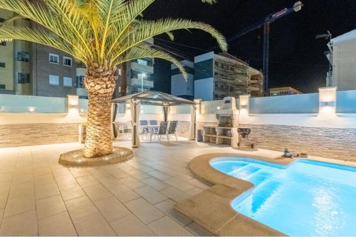 Image No.46-4 Bed House for sale