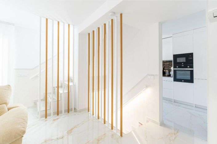 Image No.8-4 Bed House for sale