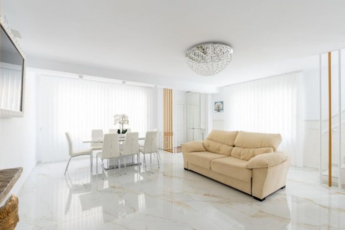 Image No.9-4 Bed House for sale