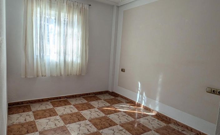 Image No.10-2 Bed Bungalow for sale