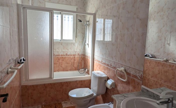 Image No.13-2 Bed Bungalow for sale