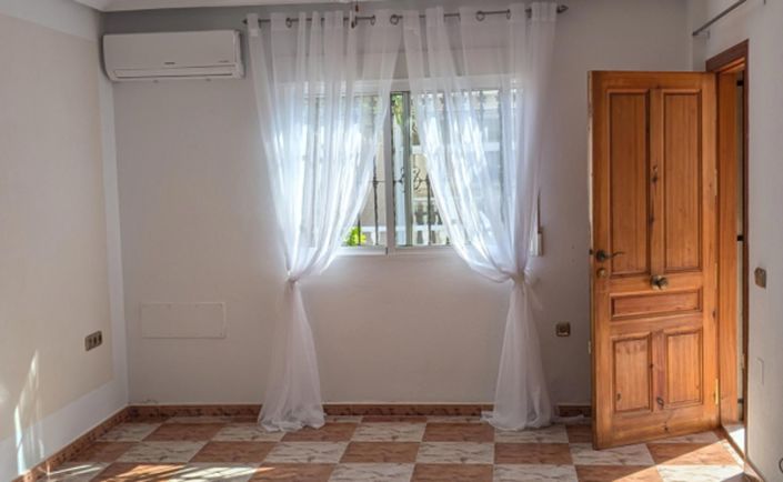 Image No.5-2 Bed Bungalow for sale