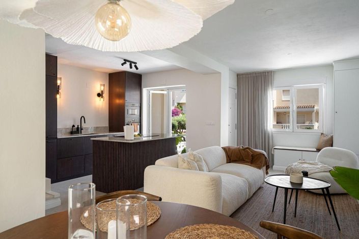 Image No.1-2 Bed House for sale