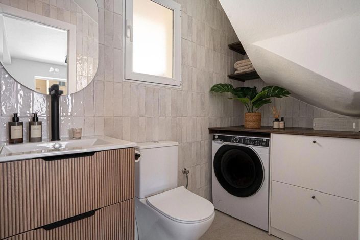 Image No.10-2 Bed House for sale