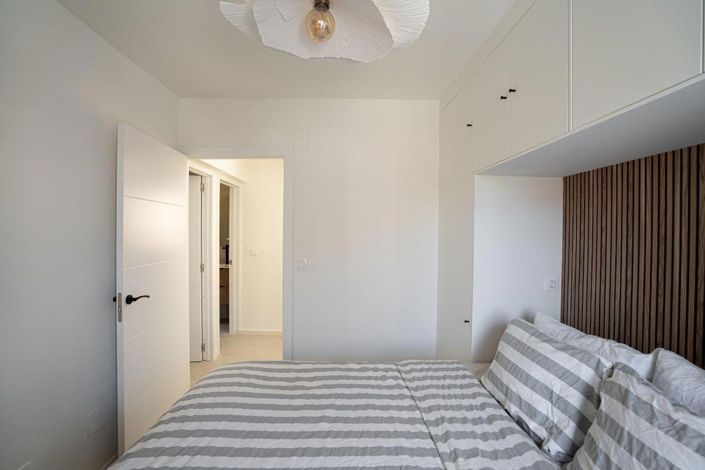 Image No.13-2 Bed House for sale