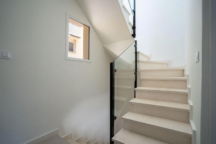 Image No.17-2 Bed House for sale