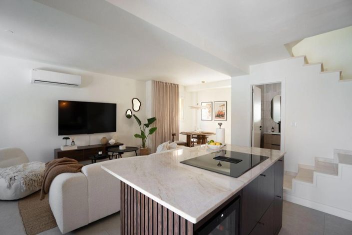 Image No.4-2 Bed House for sale