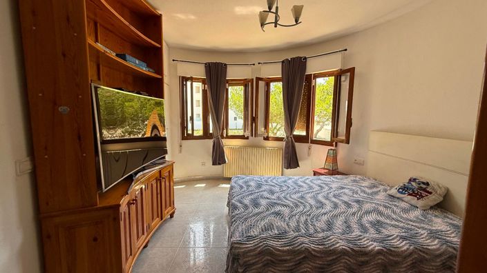 Image No.28-6 Bed Villa for sale