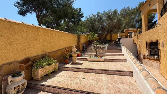 Image No.3-6 Bed Villa for sale