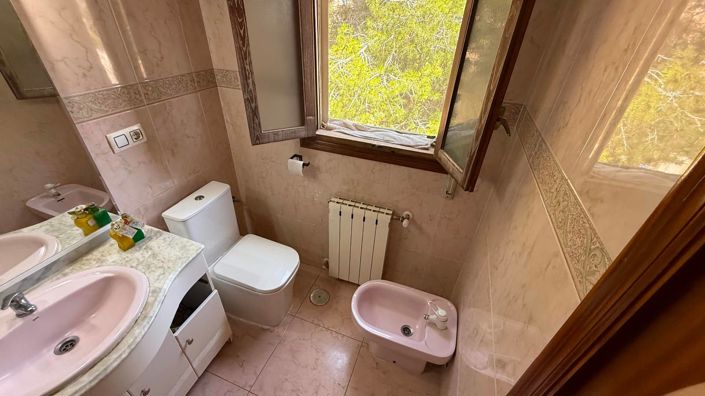 Image No.31-6 Bed Villa for sale