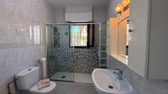 Image No.45-6 Bed Villa for sale