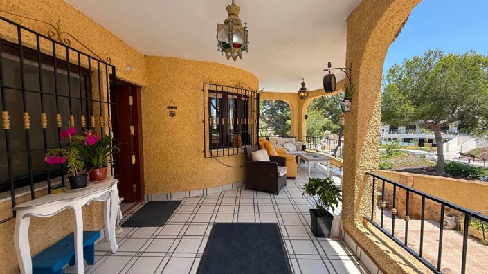 Image No.8-6 Bed Villa for sale