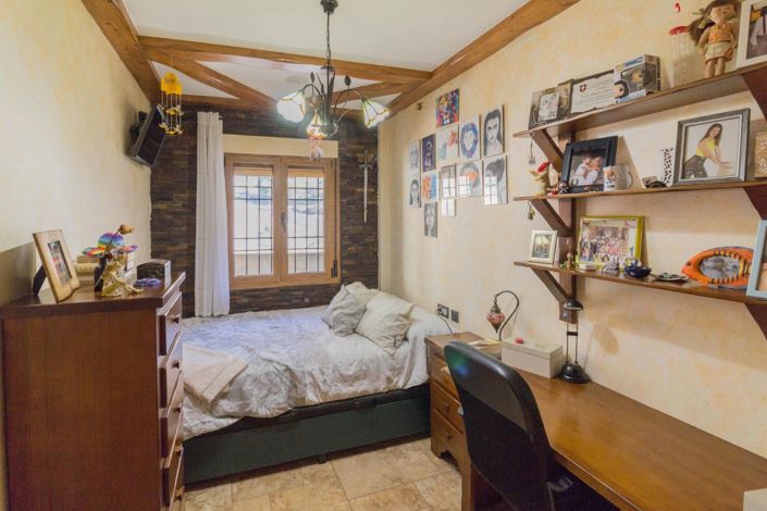 Image No.18-8 Bed Villa for sale