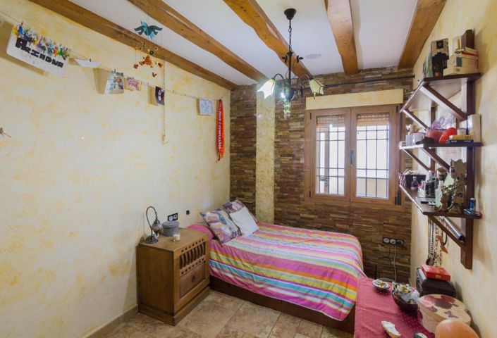 Image No.20-8 Bed Villa for sale