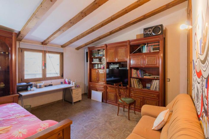 Image No.29-8 Bed Villa for sale