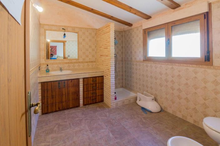 Image No.32-8 Bed Villa for sale