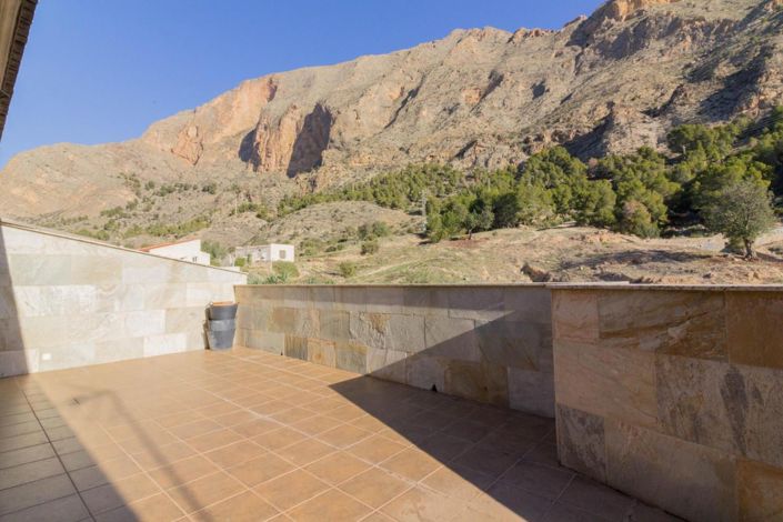 Image No.35-8 Bed Villa for sale