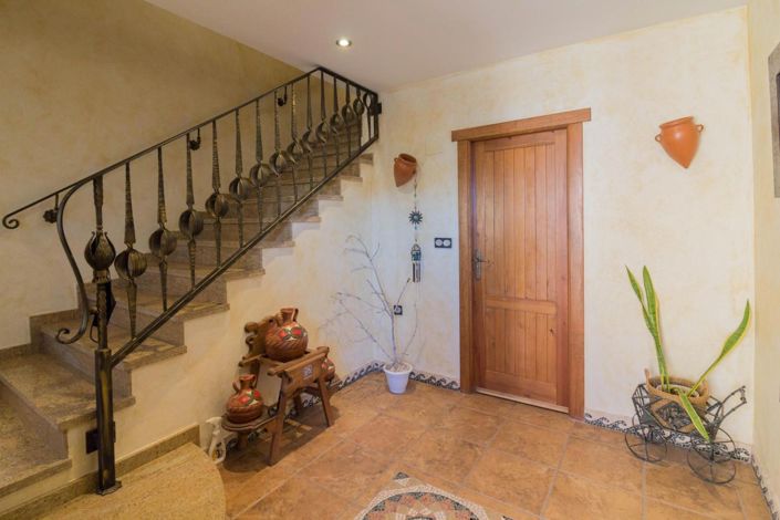 Image No.37-8 Bed Villa for sale