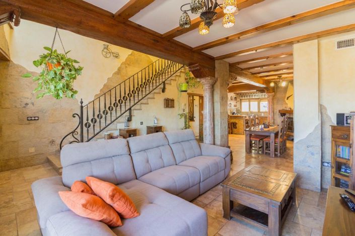 Image No.4-8 Bed Villa for sale